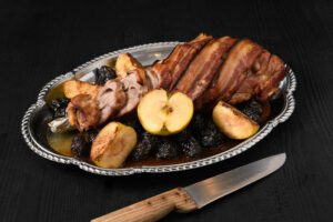 gigot au lard fume pommes pruneaux2